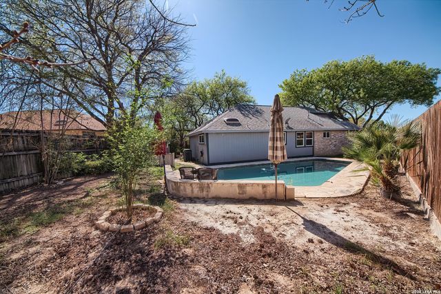 7704 Rohrdanz, Live Oak, TX 78233