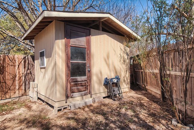 7704 Rohrdanz, Live Oak, TX 78233