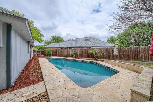 7704 Rohrdanz, Live Oak, TX 78233
