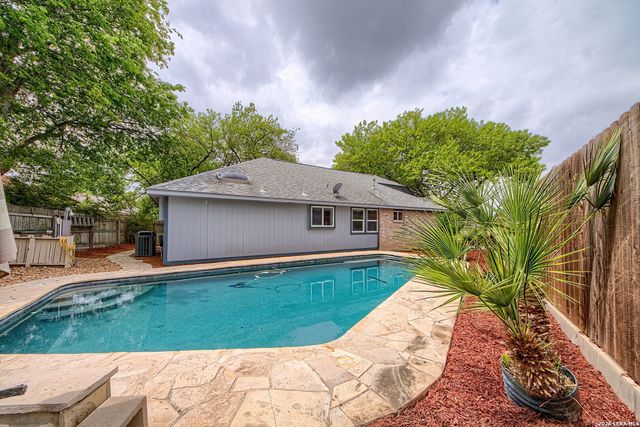 7704 Rohrdanz, Live Oak, TX 78233