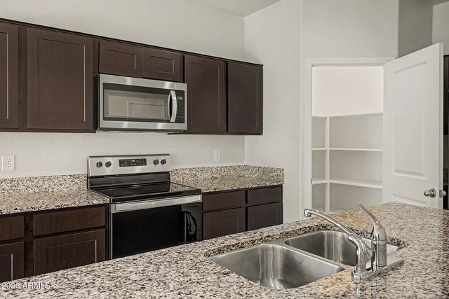 214 N 190TH Drive, Buckeye, AZ 85326