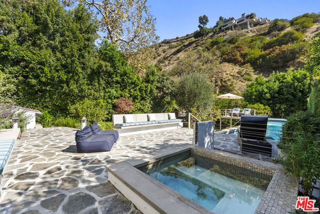 1853 Nichols Canyon Road, Los Angeles, CA 90046