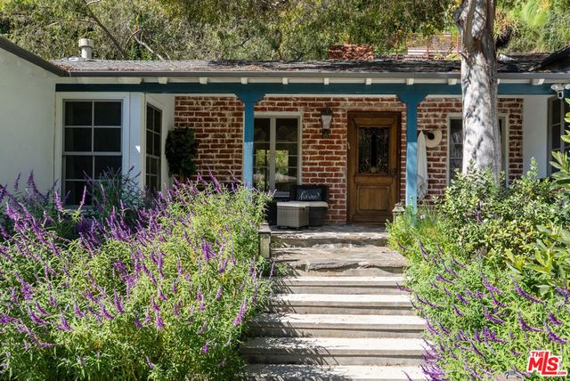 1853 Nichols Canyon Road, Los Angeles, CA 90046