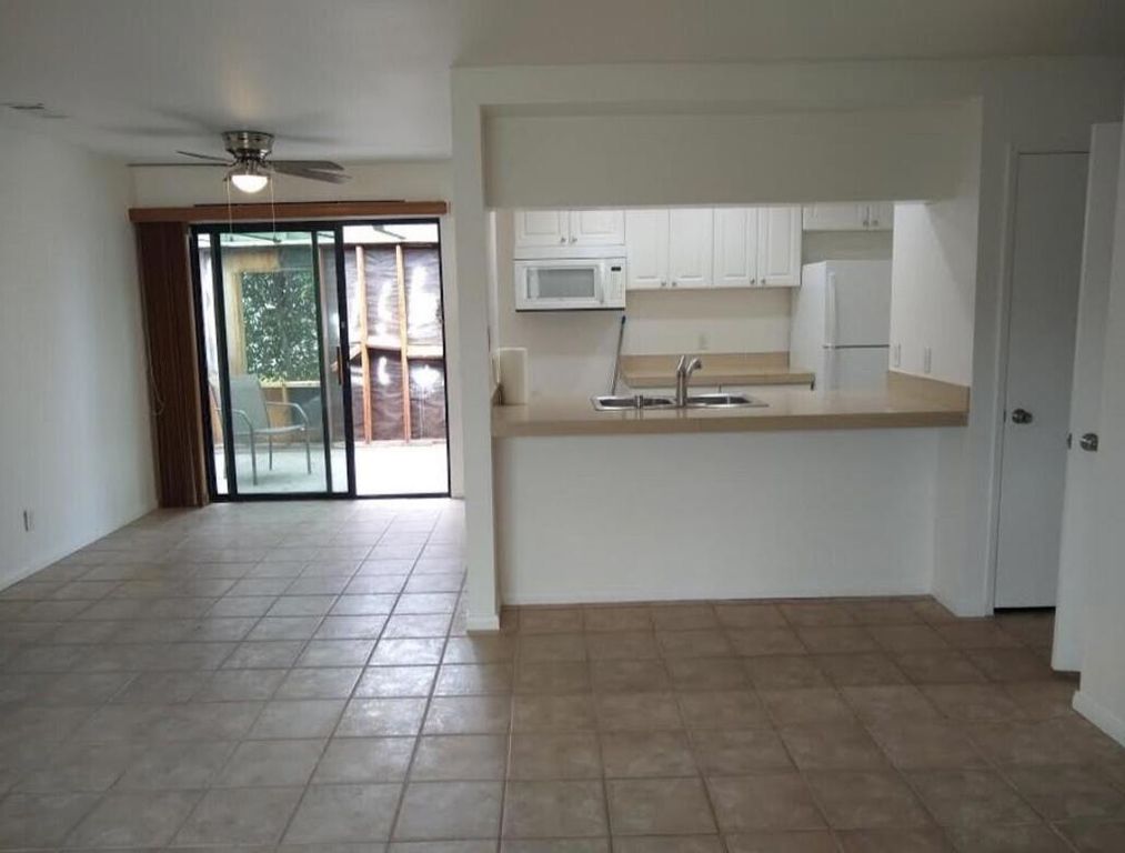 45 Lakeview Circle, Cathedral City, CA 92234