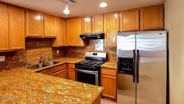 6501 Vanalden Avenue 6, Reseda, CA 91335