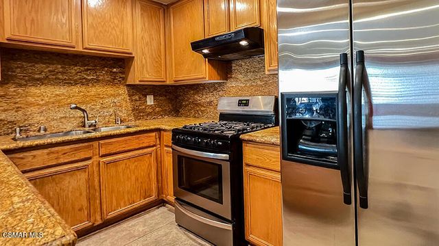 6501 Vanalden Avenue 6, Reseda, CA 91335