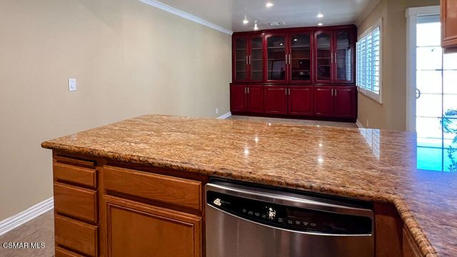 6501 Vanalden Avenue 6, Reseda, CA 91335