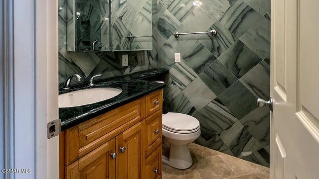 6501 Vanalden Avenue 6, Reseda, CA 91335