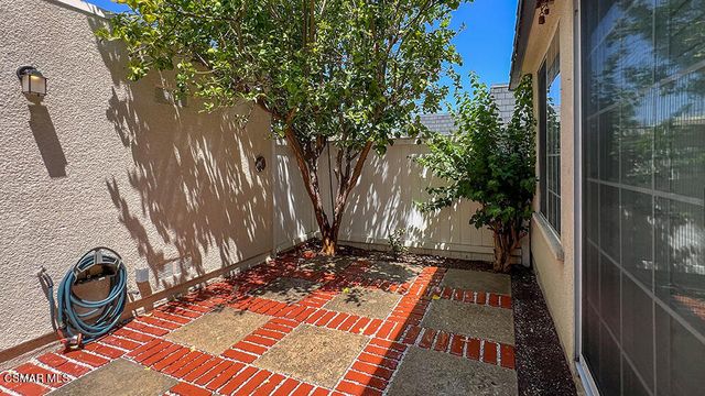 6501 Vanalden Avenue 6, Reseda, CA 91335