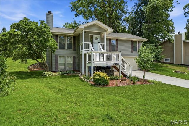 609 Lakewood Drive, Lake St Louis, MO 63367