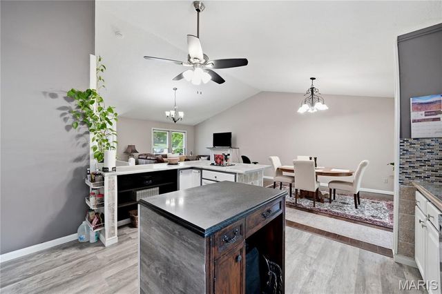 609 Lakewood Drive, Lake St Louis, MO 63367