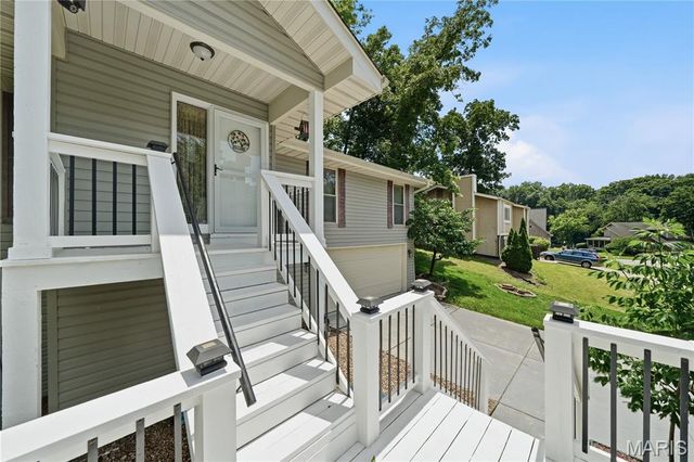 609 Lakewood Drive, Lake St Louis, MO 63367