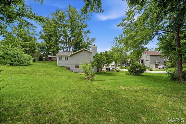 609 Lakewood Drive, Lake St Louis, MO 63367