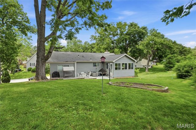 609 Lakewood Drive, Lake St Louis, MO 63367