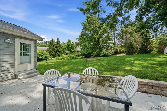 609 Lakewood Drive, Lake St Louis, MO 63367