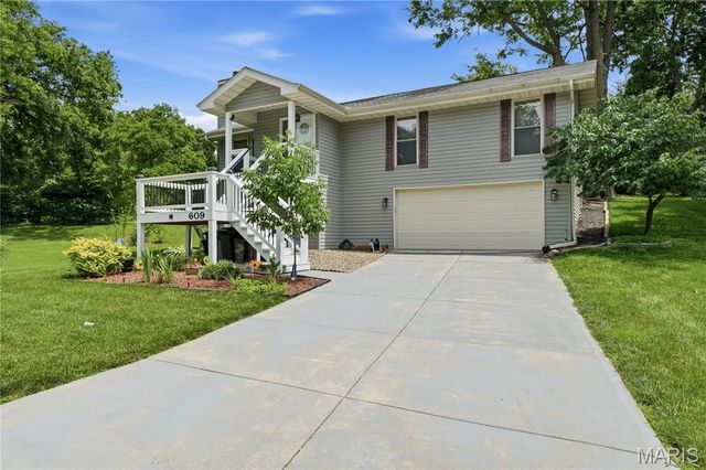 609 Lakewood Drive, Lake St Louis, MO 63367