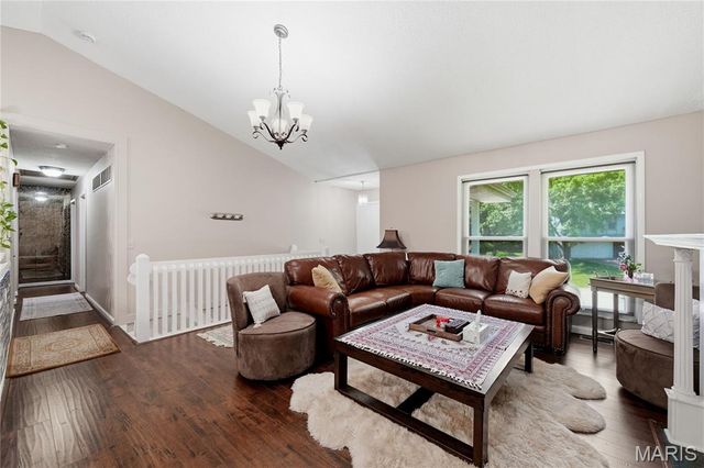 609 Lakewood Drive, Lake St Louis, MO 63367