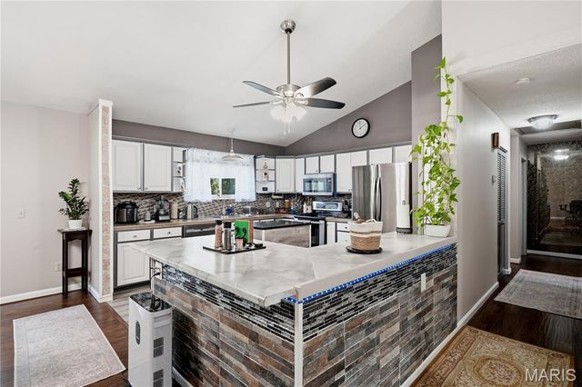 609 Lakewood Drive, Lake St Louis, MO 63367