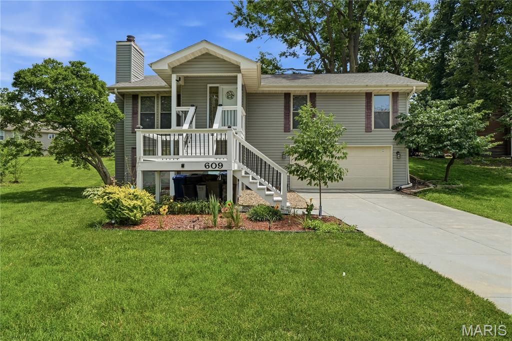 609 Lakewood Drive, Lake St Louis, MO 63367