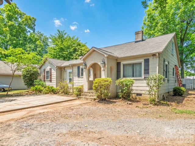 2120 Amesbury Avenue, Charlotte, NC 28205