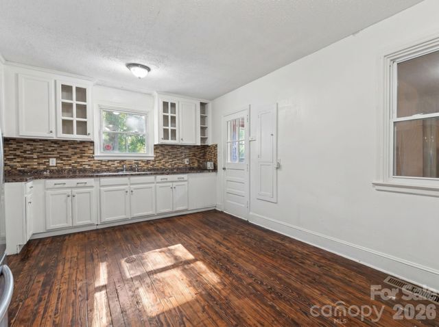 2120 Amesbury Avenue, Charlotte, NC 28205