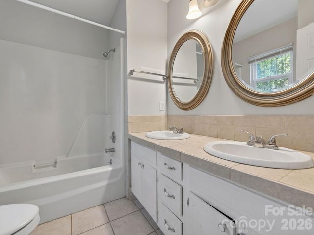 2120 Amesbury Avenue, Charlotte, NC 28205