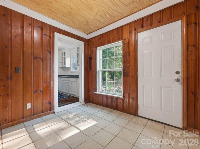 2120 Amesbury Avenue, Charlotte, NC 28205