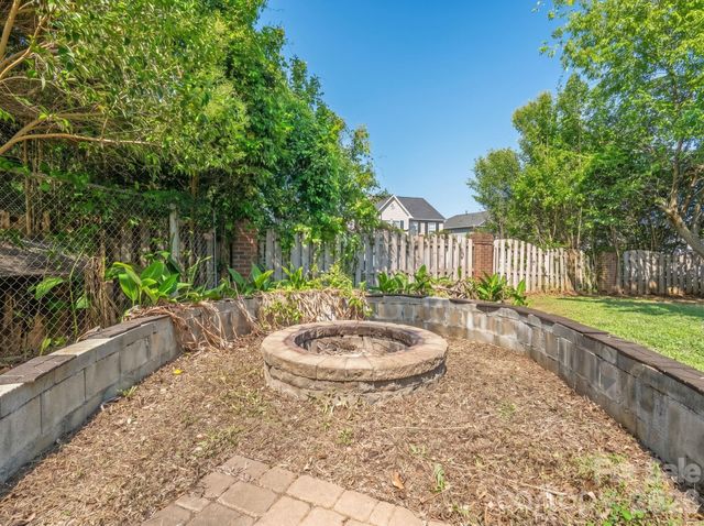 2120 Amesbury Avenue, Charlotte, NC 28205