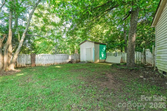 2120 Amesbury Avenue, Charlotte, NC 28205