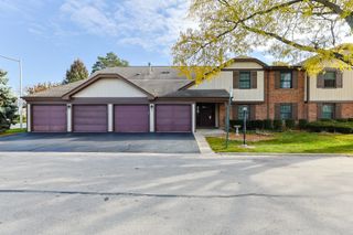 367 Greystone Court A2, Schaumburg, IL 60193