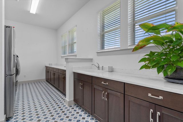 465 Ocate Mesa TRL, Liberty Hill, TX 78642