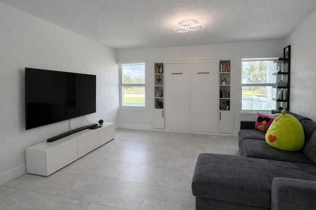 149 Ponce De Leon Street, Royal Palm Beach, FL 33411