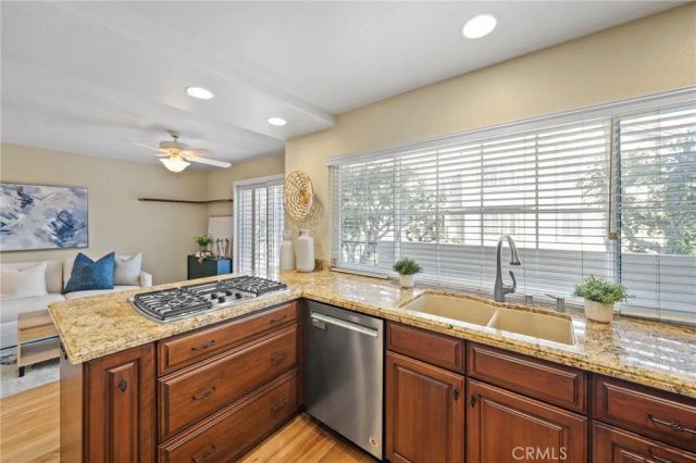 19281 Meadowood, Huntington Beach, CA 92648