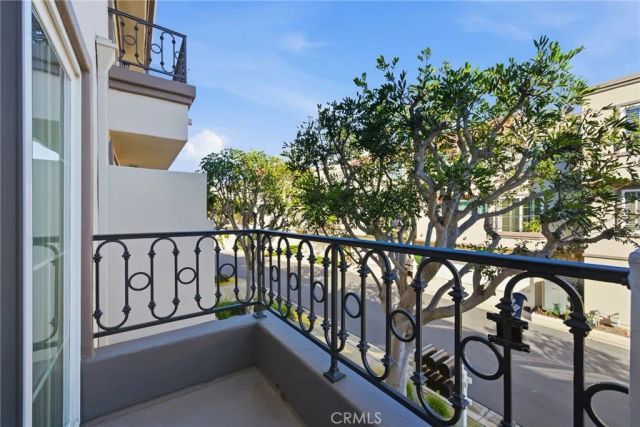 19281 Meadowood, Huntington Beach, CA 92648