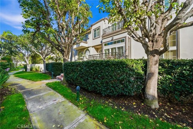 19281 Meadowood, Huntington Beach, CA 92648