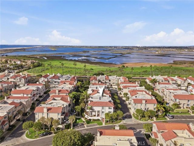 19281 Meadowood, Huntington Beach, CA 92648