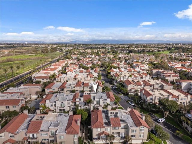 19281 Meadowood, Huntington Beach, CA 92648