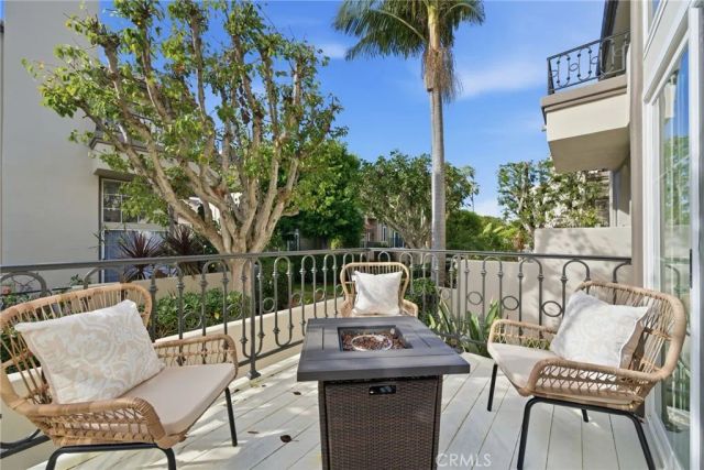 19281 Meadowood, Huntington Beach, CA 92648
