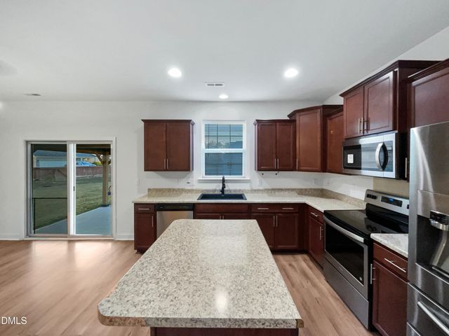 532 Willow Breeze Court, Zebulon, NC 27597