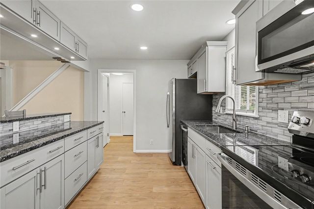 67 Dunrovin Lane, Brighton, NY 14618