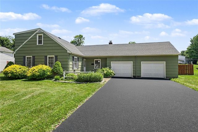 67 Dunrovin Lane, Brighton, NY 14618