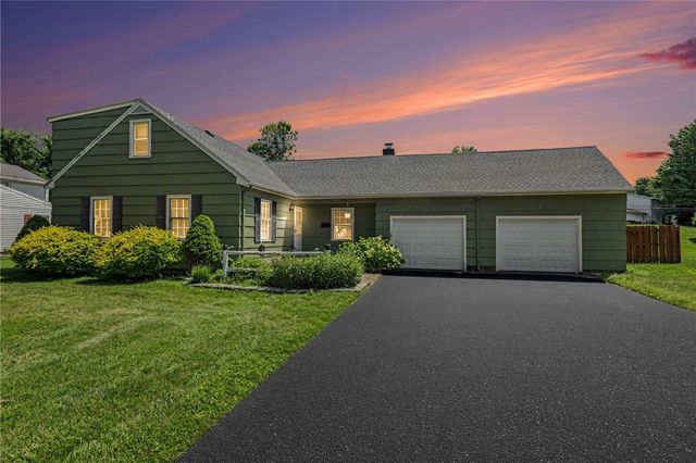 67 Dunrovin Lane, Brighton, NY 14618