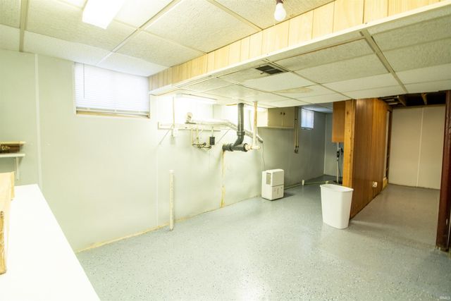 1804 Aviation Avenue, Evansville, IN 47711