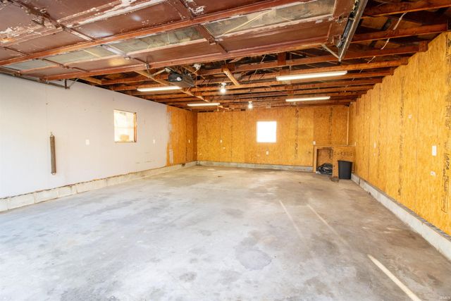 1804 Aviation Avenue, Evansville, IN 47711