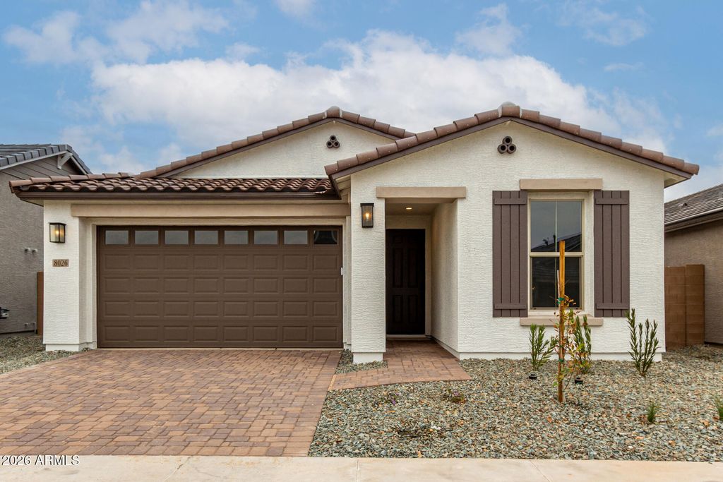 Image 1 of property listing at 8026 W GRANADA Road, Phoenix, AZ 85035