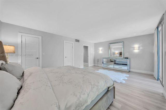 707 NE 27th Ave, Hallandale Beach, FL 33009