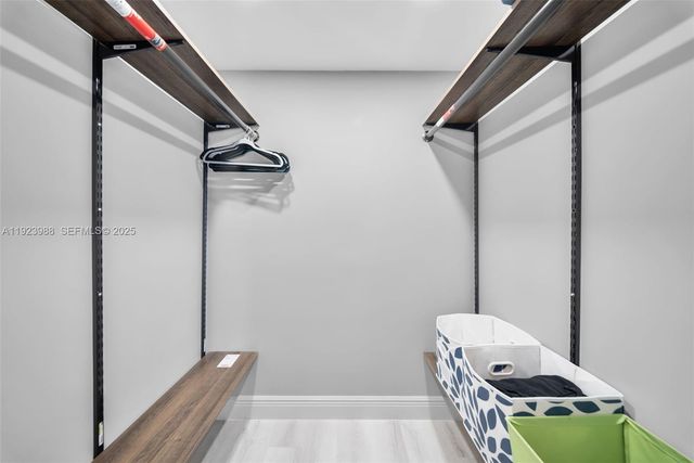 707 NE 27th Ave, Hallandale Beach, FL 33009