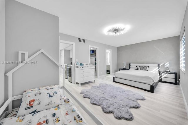 707 NE 27th Ave, Hallandale Beach, FL 33009