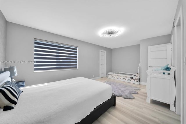 707 NE 27th Ave, Hallandale Beach, FL 33009