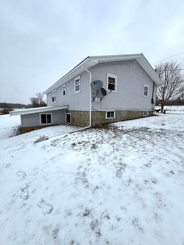 123 Meridian Road, Champlain, NY 12919